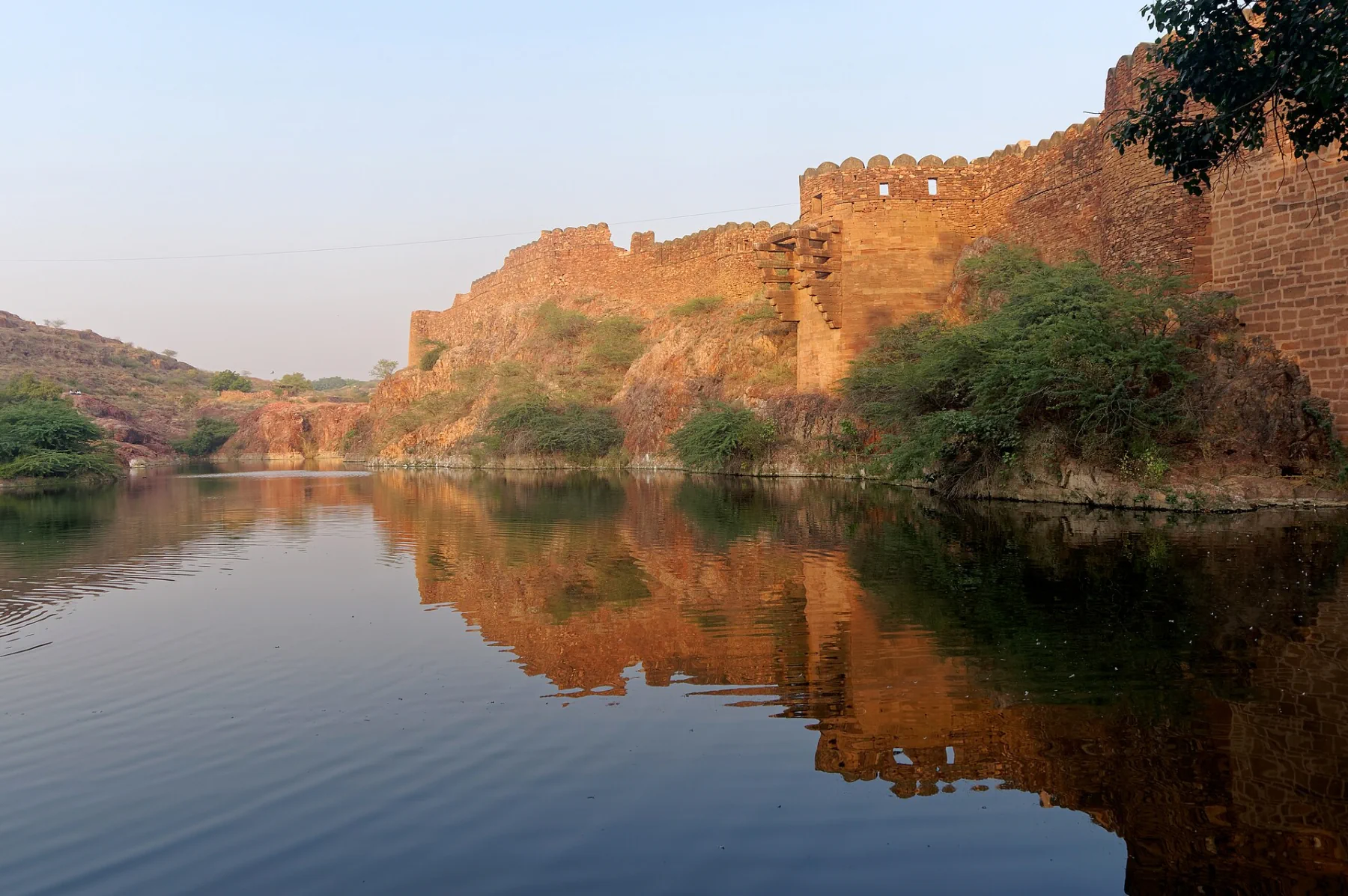 Ranisar Lake below the sandstone walls of Mehrangarh